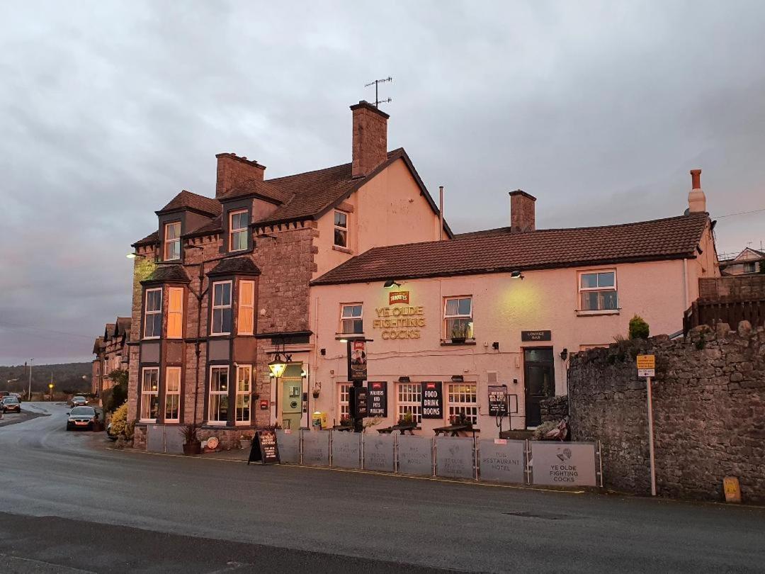 Hotel Ye Olde Fighting Cocks Arnside Exterior foto